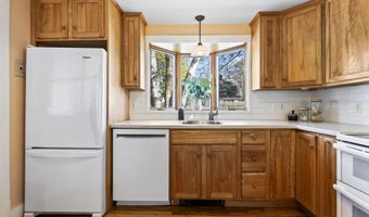 17 US Route One, Falmouth, ME 04105