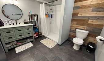 807 6th St, Aurora, NE 68818