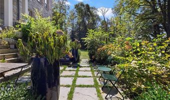 426 Spring St 101, Newport, RI 02840