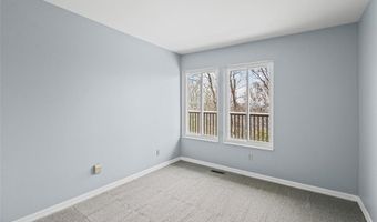 1872 Ridgeview Circle Dr, Ballwin, MO 63021