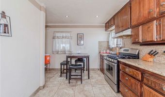641 W Spruce St, Compton, CA 90220