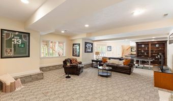 8 Buttonwood Dr, Andover, MA 01810