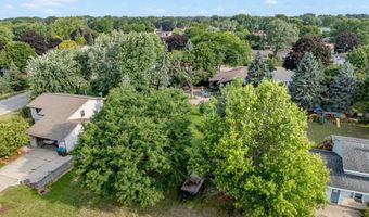 2130 W JONATHON Dr, Appleton, WI 54914