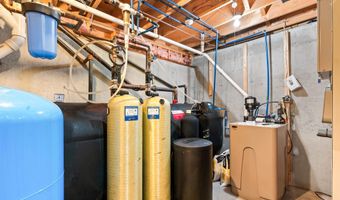 9 Hubbard Rd, Amherst, NH 03031