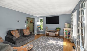 28 Narragansett Rd, Cumberland, RI 02864