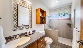 520 Papalani St, Kailua, HI 96734