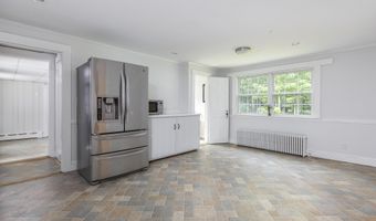 91 Blackstrap Rd, Falmouth, ME 04105