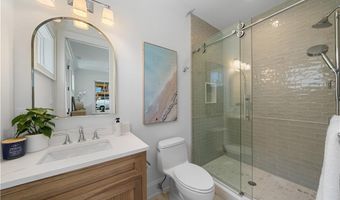 811 Ocean Rd, Narragansett, RI 02882