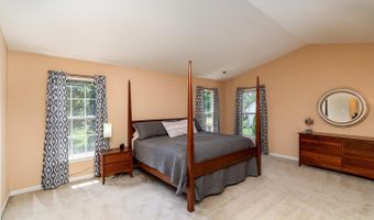 5660 Miss Royal Pass Dr, Miami, OH 45140