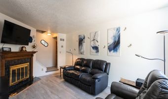 944 Sunburst Ln, Altoona, IA 50009