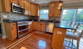 1860 Dorchester Ave, Algonquin, IL 60102