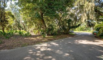 19 Sheridan Rd, Beaufort, SC 29907