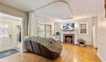 228 Saddle River Rd, Airmont, NY 10952
