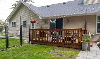 11 MEADOWBROOK Ct, Appleton, WI 54914