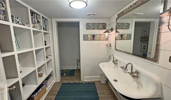 1508 Dorry's Cove Rd, Block Island, RI 02807