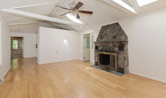 1 Boat Rd, Danbury, CT 06811