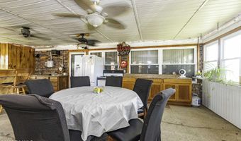 13132 Veterans Memorial Dr, Abbeville, LA 70510
