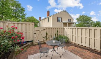 2312 N DEARING St, Alexandria, VA 22302