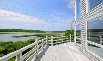 96 Starr Dr, Narragansett, RI 02882