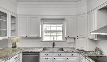 85 Eastgate Dr, Brandon, MS 39042