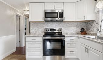 9 Tuttle Rd, Bedford, NH 03110