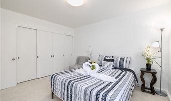 1209 N School St 102, Honolulu, HI 96817