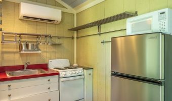 15 8th St, Apalachicola, FL 32320