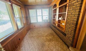243 E 17th St, Baxter Springs, KS 66713