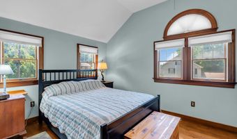 136 S Main St, Allentown, NJ 08501