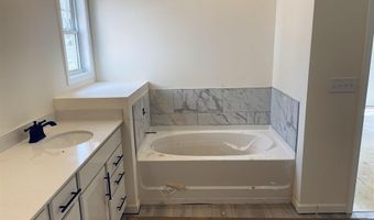 139 Hunter Ridge Dr, Boiling Springs, SC 29316