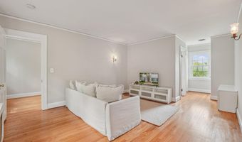 1805 ARMY NAVY Dr, Arlington, VA 22202