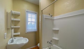 825 N 7th St, Arkansas City, KS 67005