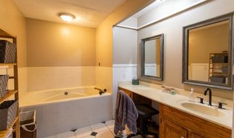 1194 Blackshear Hwy, Baxley, GA 31513
