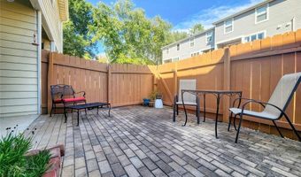 1537 Whispering Creek Dr, Ballwin, MO 63021