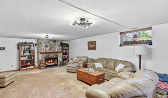 1309 Sanders Dr, Auburn, IN 46706