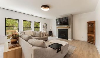 124 Cummings Ct, Ball Ground, GA 30107