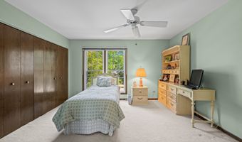1507 W Plymouth Dr, Arlington Heights, IL 60004