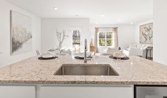 1305 EIDSON St, Athens, AL 35611