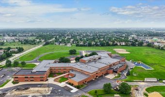 1661 Kensington Dr, Algonquin, IL 60102