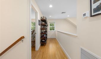 315 Old River Rd 6, Lincoln, RI 02838
