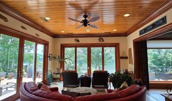 918 Oak Dr, Woodstock, GA 30189