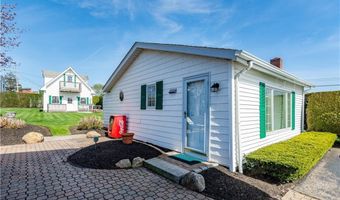 276 Bonnet Point Rd, Narragansett, RI 02882