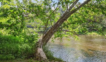 7 Grassy Brook Rd, Brookline, VT 05345