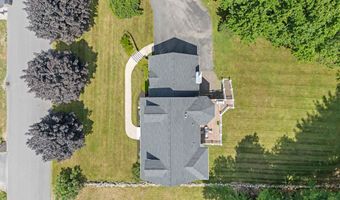 6 Carriage Chase Ln, Atkinson, NH 03811