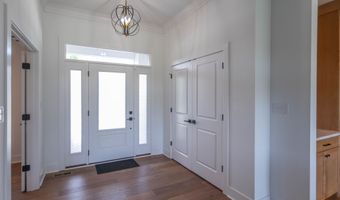 921 Justine Cir E, Indianapolis, IN 46234