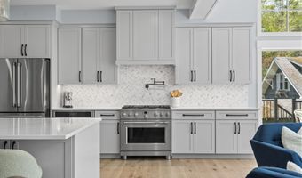 24 Amerescoggin Rd, Falmouth, ME 04105