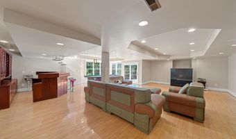 2086 Autumn Hill Dr, Ann Arbor, MI 48103