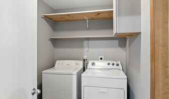 1303 Virginia Ln, Auburn, IN 46706
