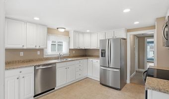 27 Haverhill Rd B, Amesbury, MA 01913