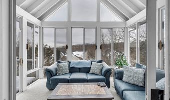 2 Tavistock 2, Cromwell, CT 06416